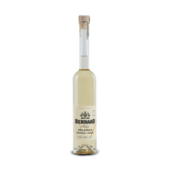 Pivní pálenka z dubového sudu 